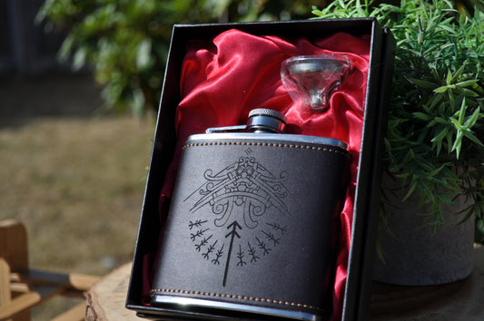 Leather Hip Flask - Tyr