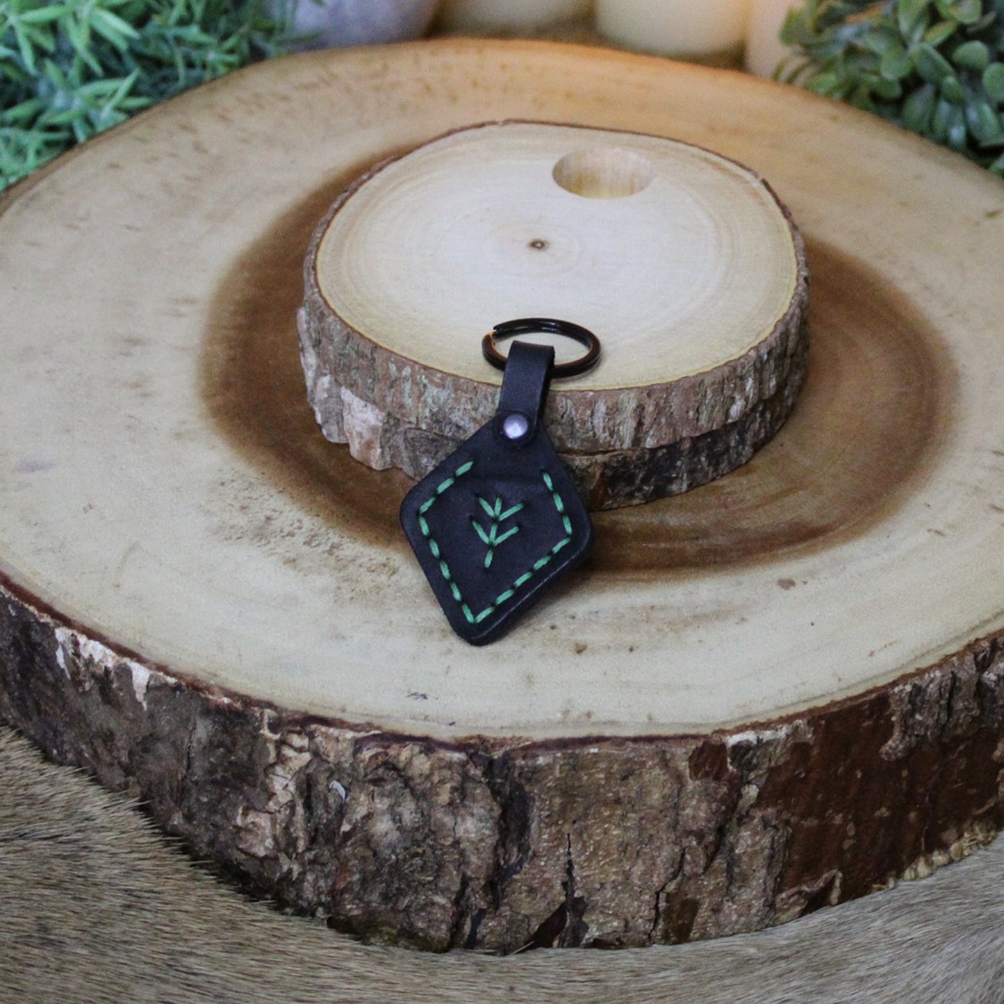 Algiz Keychain Black & Green